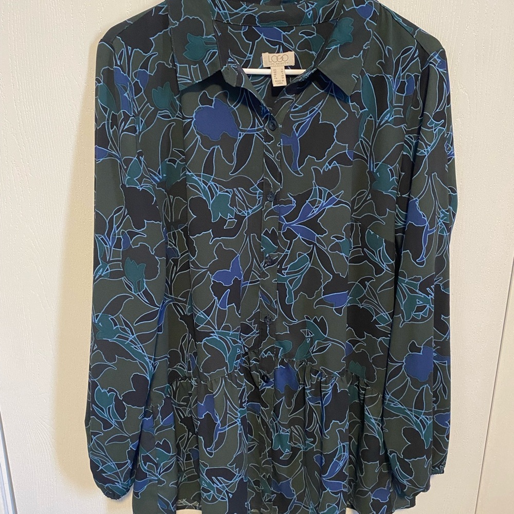 LOGO Women's Blue Floral Top Size Small (oversized)